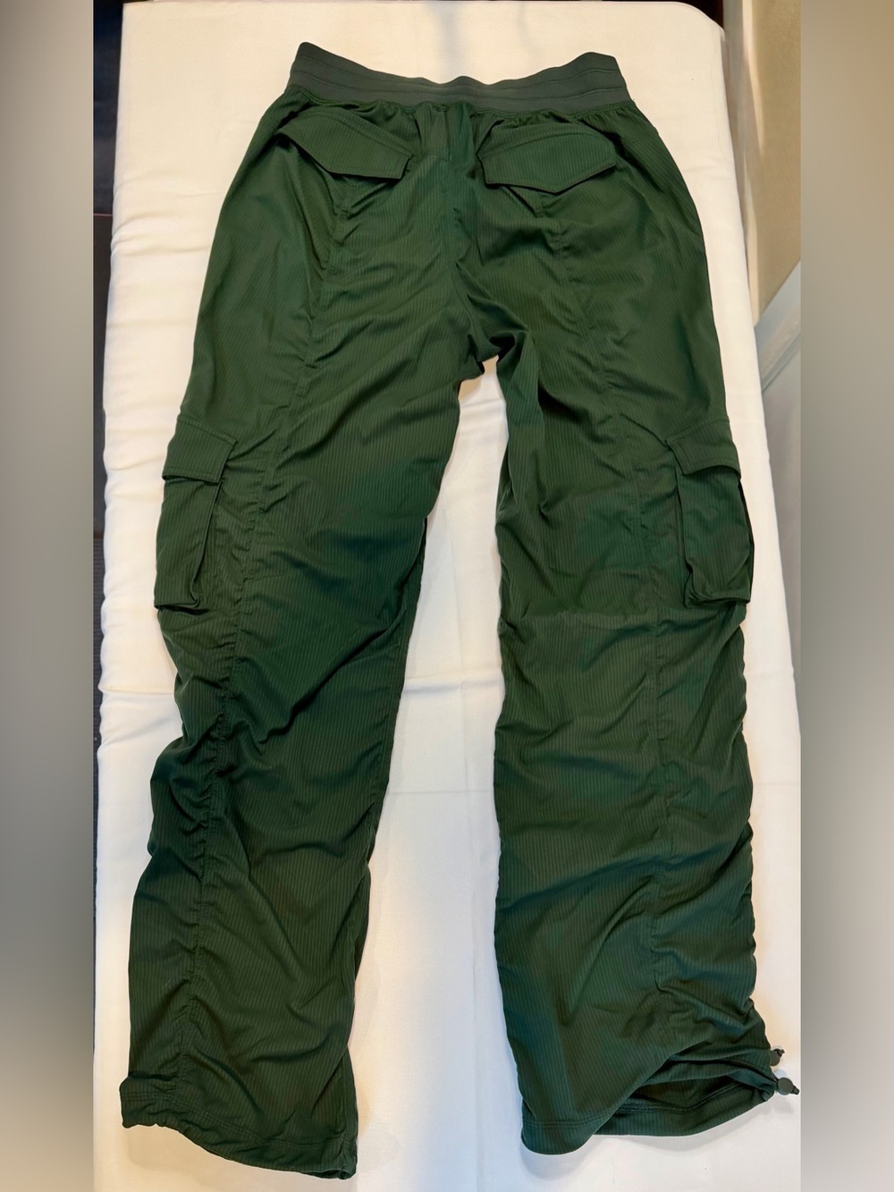 Lululemon Dance Studio Relaxed-Fit Mid-Rise Cargo Pant
Rainforest Green Size XS - Picture 5 of 16